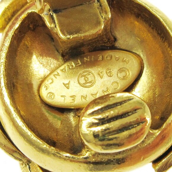 Chanel Triple CC Earrings Clip-On Gold - Picture 2 of 4